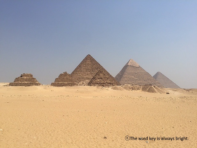 エジプトギザのピラミッド