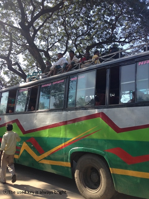 バングラディシュのバス