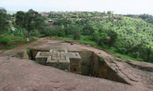 エチオピア(3)ラリベラの石窟教会完全ガイド＆魅惑のフライデーナイト