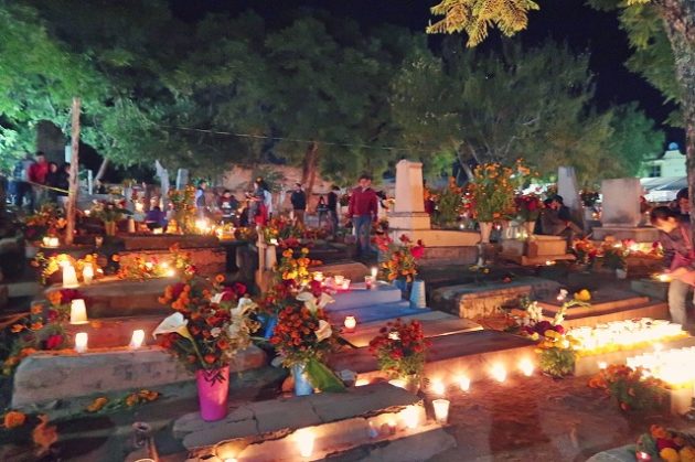 ホホコトラン墓地(en Santa Cruz Xoxocotlan)